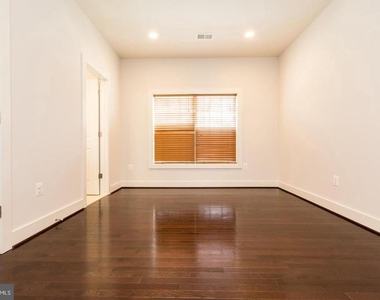 304 S Stonestreet Avenue - Photo Thumbnail 33