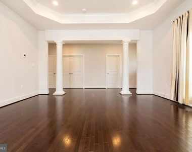 304 S Stonestreet Avenue - Photo Thumbnail 11