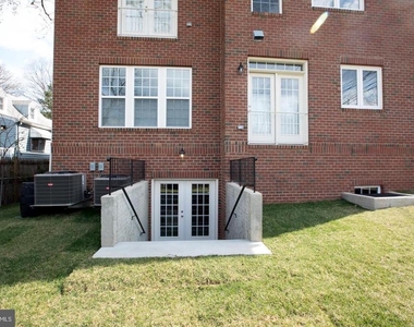 304 S Stonestreet Avenue - Photo Thumbnail 40