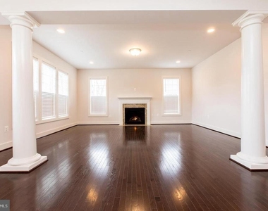 304 S Stonestreet Avenue - Photo Thumbnail 12