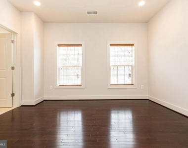 304 S Stonestreet Avenue - Photo Thumbnail 23