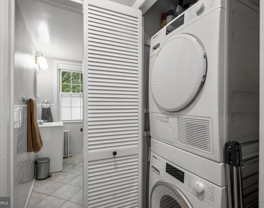 2402 Colston Drive - Photo Thumbnail 12