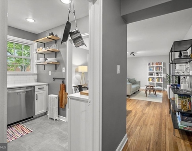 2402 Colston Drive - Photo Thumbnail 7