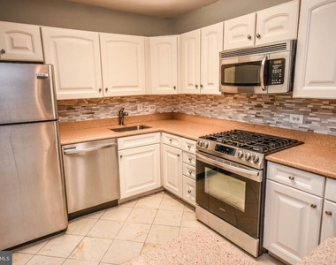 8315 N Brook Lane - Photo Thumbnail 14