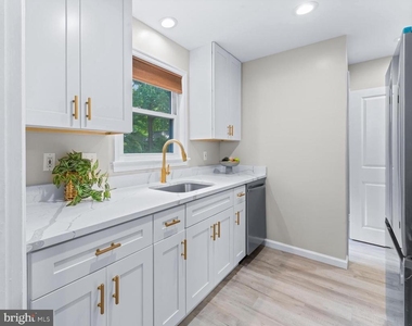 121 Whitmoor Terrace - Photo Thumbnail 9