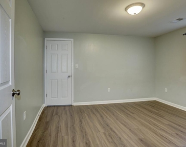 1007 Venice Drive - Photo Thumbnail 19