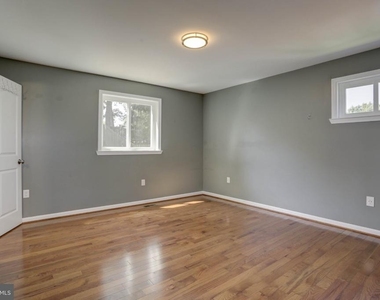 1007 Venice Drive - Photo Thumbnail 9