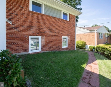 1007 Venice Drive - Photo Thumbnail 4