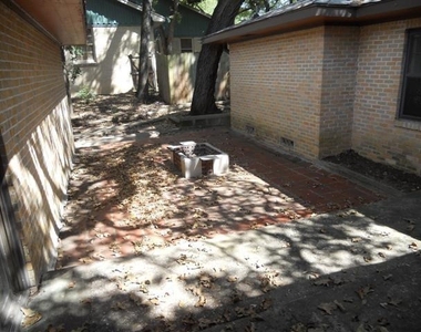 919 Keith Ln - Photo Thumbnail 9