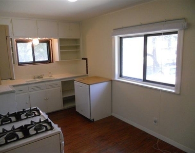 919 Keith Ln - Photo Thumbnail 2
