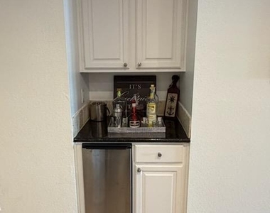 3404 American Dr - Photo Thumbnail 6