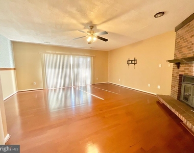 20140 Timber Oak Lane - Photo Thumbnail 7