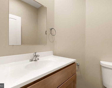 5230 Strathmore Avenue - Photo Thumbnail 24