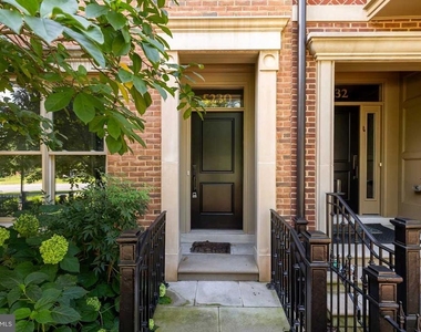 5230 Strathmore Avenue - Photo Thumbnail 2