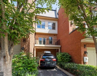 5230 Strathmore Avenue - Photo Thumbnail 3