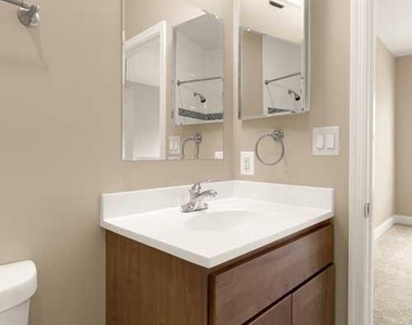 5230 Strathmore Avenue - Photo Thumbnail 18