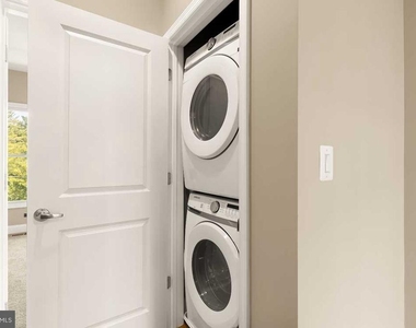 5230 Strathmore Avenue - Photo Thumbnail 17