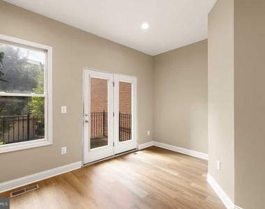 5230 Strathmore Avenue - Photo Thumbnail 12