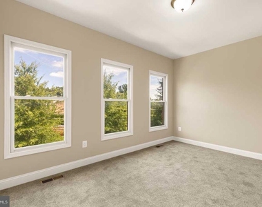 5230 Strathmore Avenue - Photo Thumbnail 16