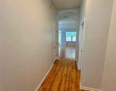 1517 Hawk Dr - Photo Thumbnail 3