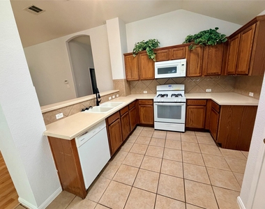 1517 Hawk Dr - Photo Thumbnail 6