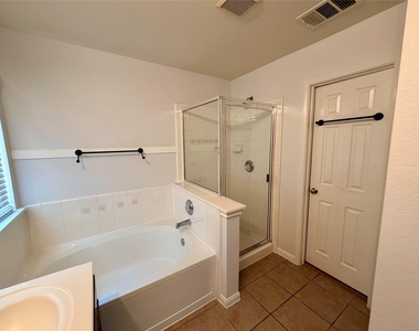 1517 Hawk Dr - Photo Thumbnail 13