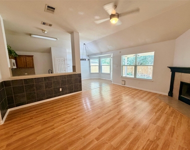1517 Hawk Dr - Photo Thumbnail 5