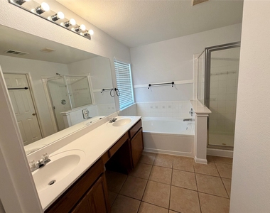 1517 Hawk Dr - Photo Thumbnail 12