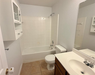 1517 Hawk Dr - Photo Thumbnail 17