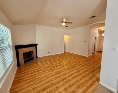 1517 Hawk Dr - Photo Thumbnail 9