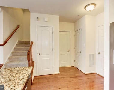 22961 Newcut Road - Photo Thumbnail 11