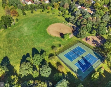 18302 Streamside Drive - Photo Thumbnail 27