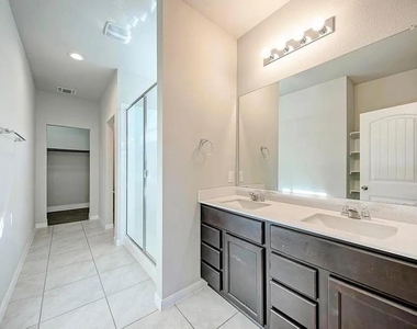 6713 Branrust Dr - Photo Thumbnail 15