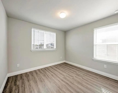 6713 Branrust Dr - Photo Thumbnail 22