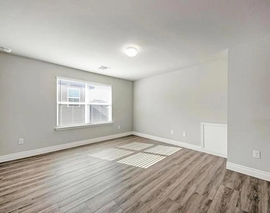 6713 Branrust Dr - Photo Thumbnail 20