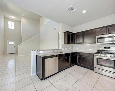 6713 Branrust Dr - Photo Thumbnail 11