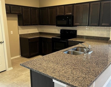 1137 Garland Rd - Photo Thumbnail 2