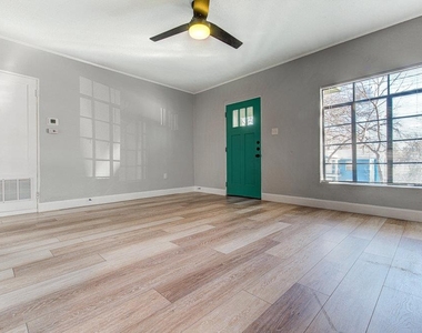 3904 Maplewood Ave - Photo Thumbnail 2