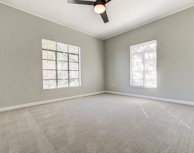 3904 Maplewood Ave - Photo Thumbnail 7