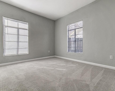 3904 Maplewood Ave - Photo Thumbnail 9