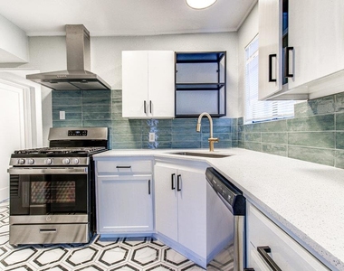 3904 Maplewood Ave - Photo Thumbnail 5