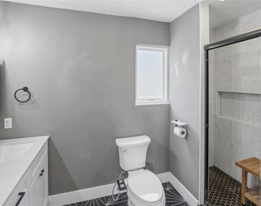 807 Russet Valley Dr - Photo Thumbnail 17