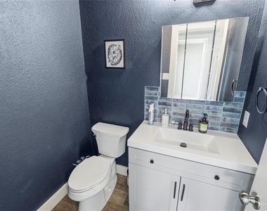 807 Russet Valley Dr - Photo Thumbnail 13