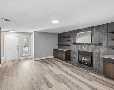 807 Russet Valley Dr - Photo Thumbnail 5