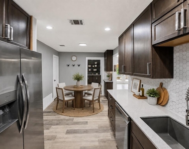 807 Russet Valley Dr - Photo Thumbnail 7