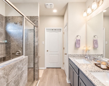 1125 Lakeway Crossing Dr - Photo Thumbnail 12