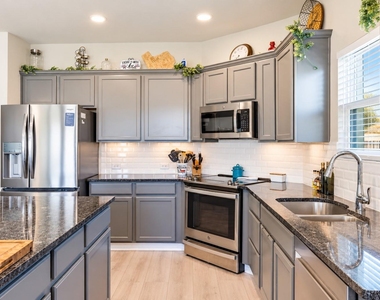 1125 Lakeway Crossing Dr - Photo Thumbnail 5