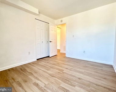 8721 Hayshed Lane - Photo Thumbnail 11