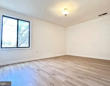 8721 Hayshed Lane - Photo Thumbnail 14
