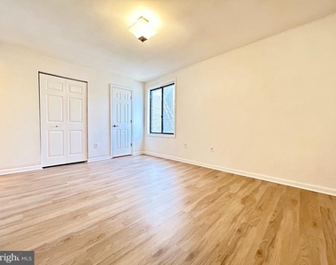 8721 Hayshed Lane - Photo Thumbnail 15